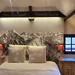 Les Ruisseaux Bed & Breakfast