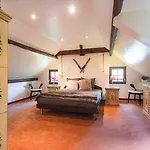 Les Ruisseaux Bed & Breakfast 4*