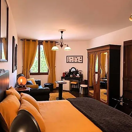 فندق مبيت وإفطار Les Ruisseaux 4*